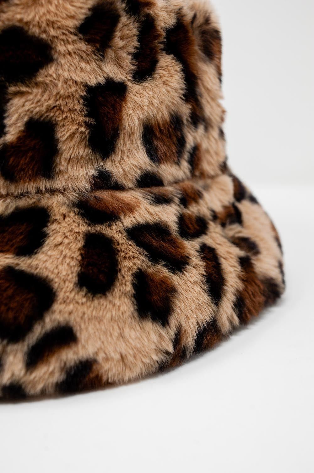 Brown bucket hat in animal print